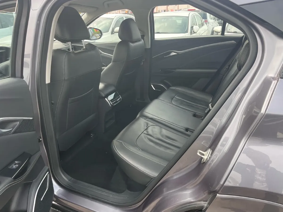 2022 Ford Focus 1.5T 177HP L4 6AT,autocango,china used car exporter,china ev exporter,chinese used car exporter,chinese used ev exporter