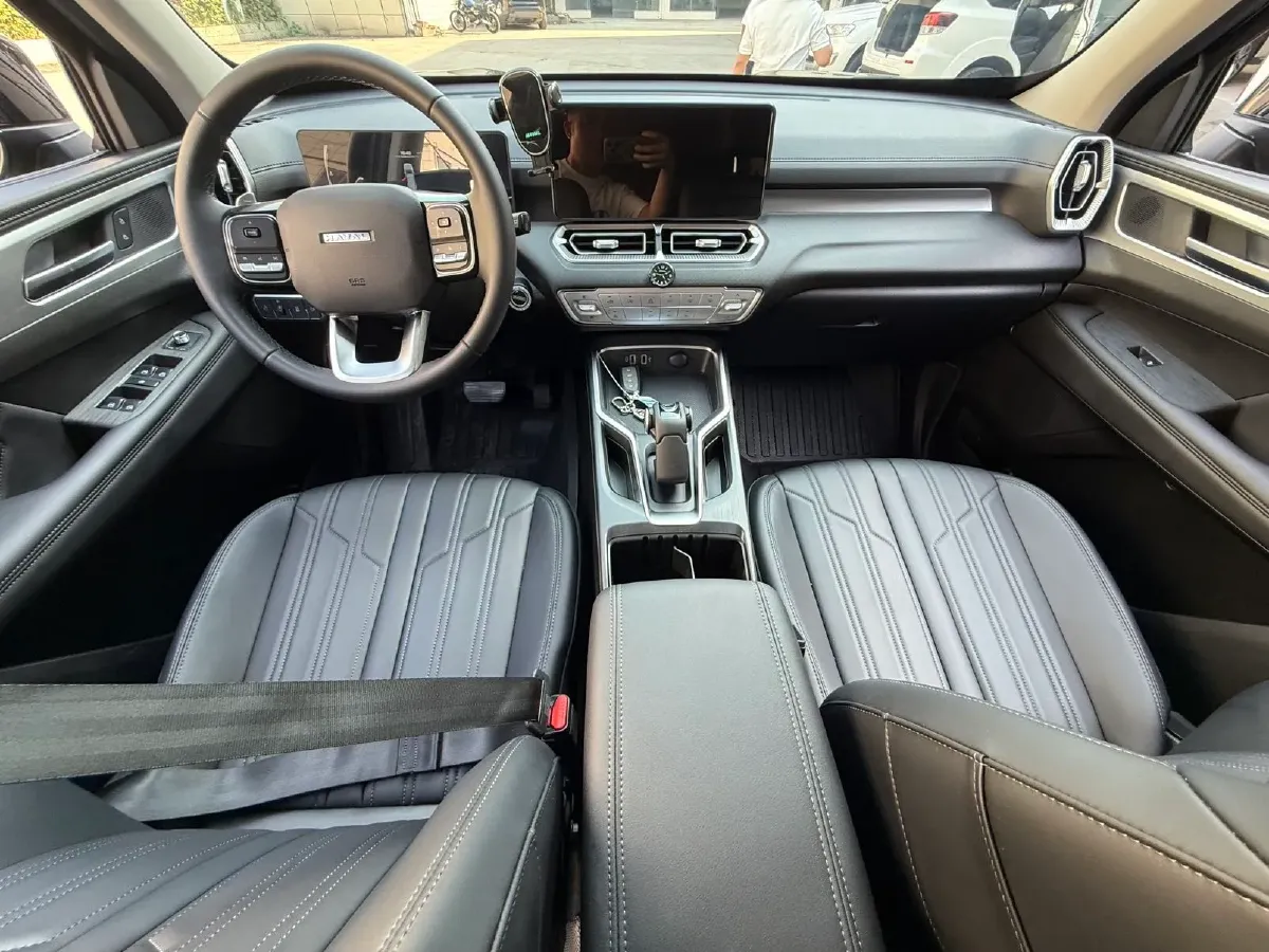 2025 Haval H5 2.0T 166HP L4 8AT,autocango,china used car exporter,china ev exporter,chinese used car exporter,chinese used ev exporter