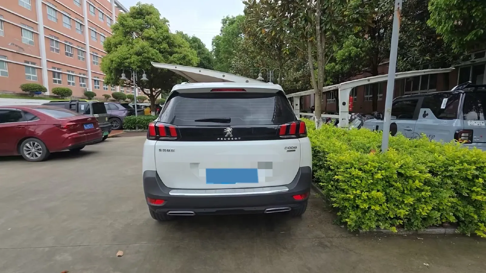 2021 Peugeot 5008 1.6T 170HP L4 8AT,autocango,china used car exporter,china ev exporter,chinese used car exporter,chinese used ev exporter