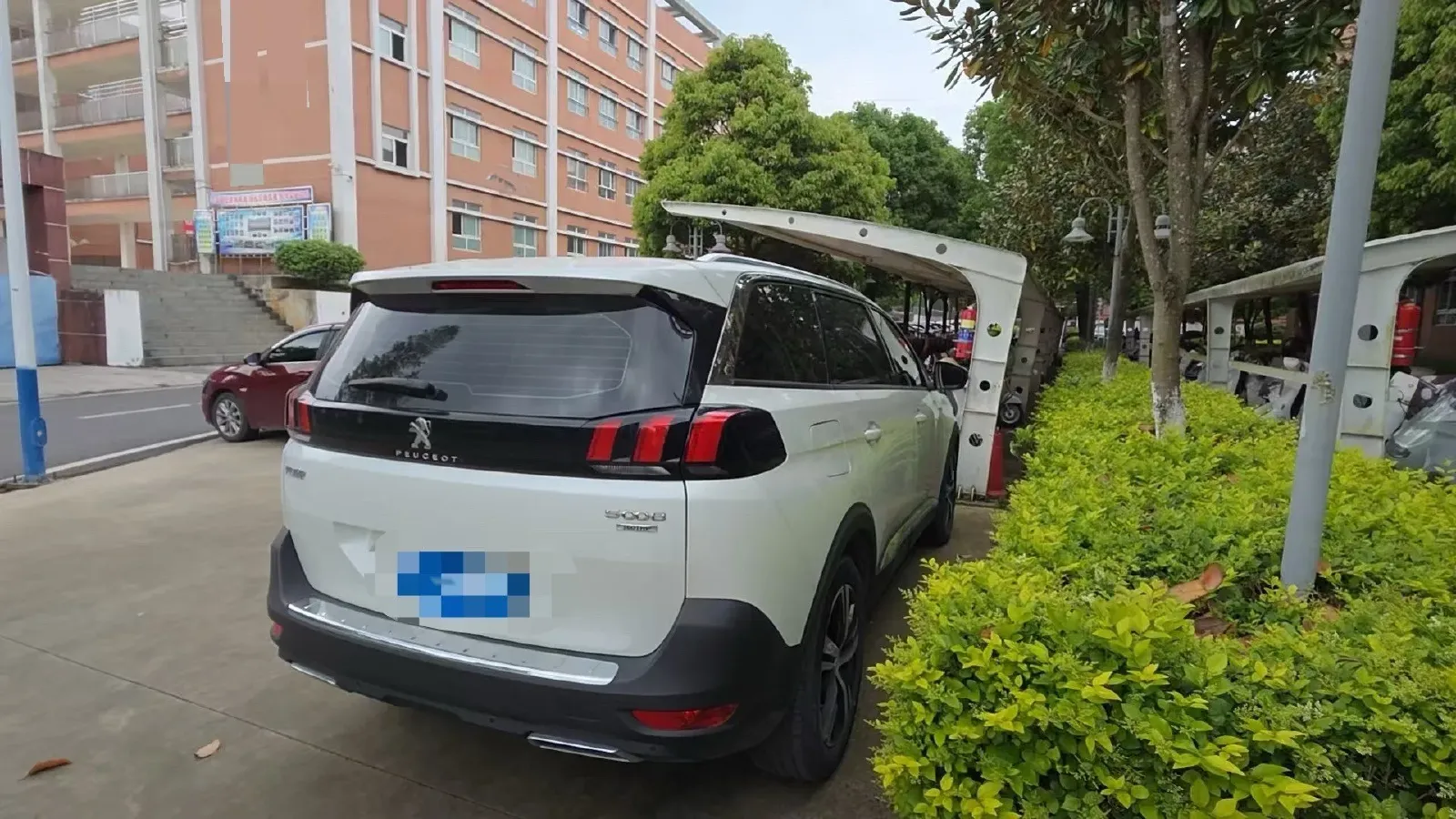 2021 Peugeot 5008 1.6T 170HP L4 8AT,autocango,china used car exporter,china ev exporter,chinese used car exporter,chinese used ev exporter