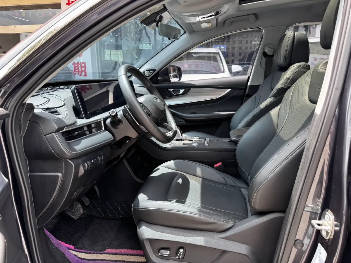 2021 Chery Tiggo 8 Plus 1.6T 197HP L4 7DCT,autocango,china used car exporter,china ev exporter,chinese used car exporter,chinese used ev exporter