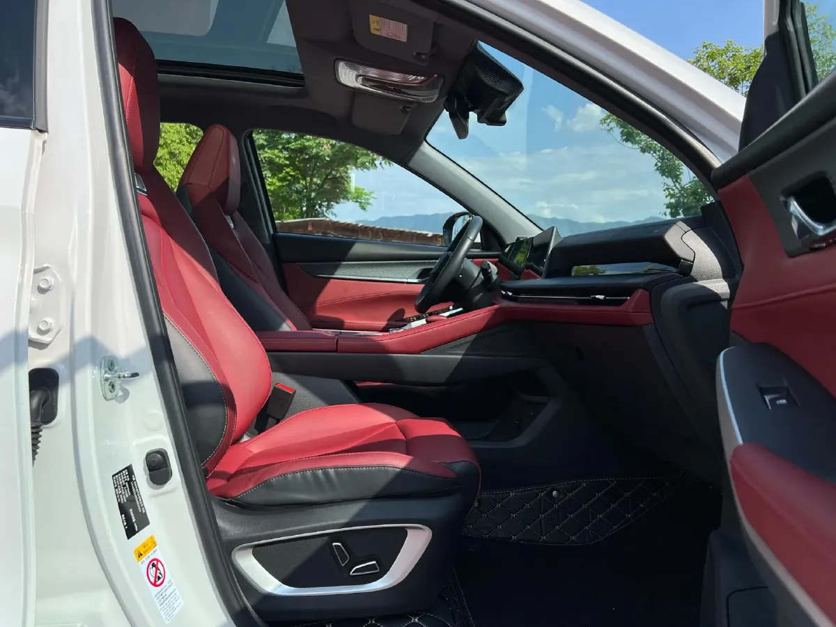 2022 ChangAn CS75 Plus 2.0T 233HP L4 8AT,autocango,china used car exporter,china ev exporter,chinese used car exporter,chinese used ev exporter