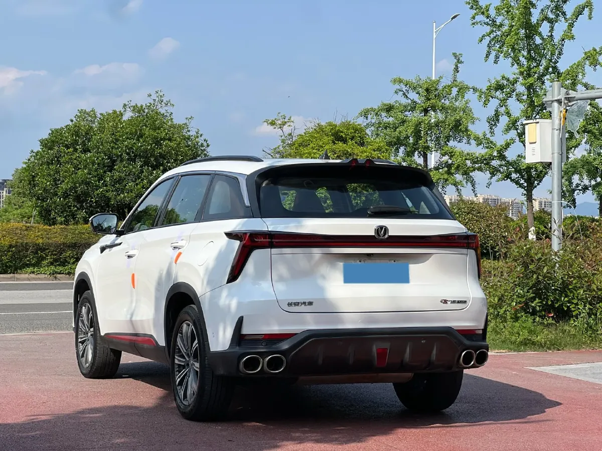 2022 ChangAn CS75 Plus 2.0T 233HP L4 8AT,autocango,china used car exporter,china ev exporter,chinese used car exporter,chinese used ev exporter