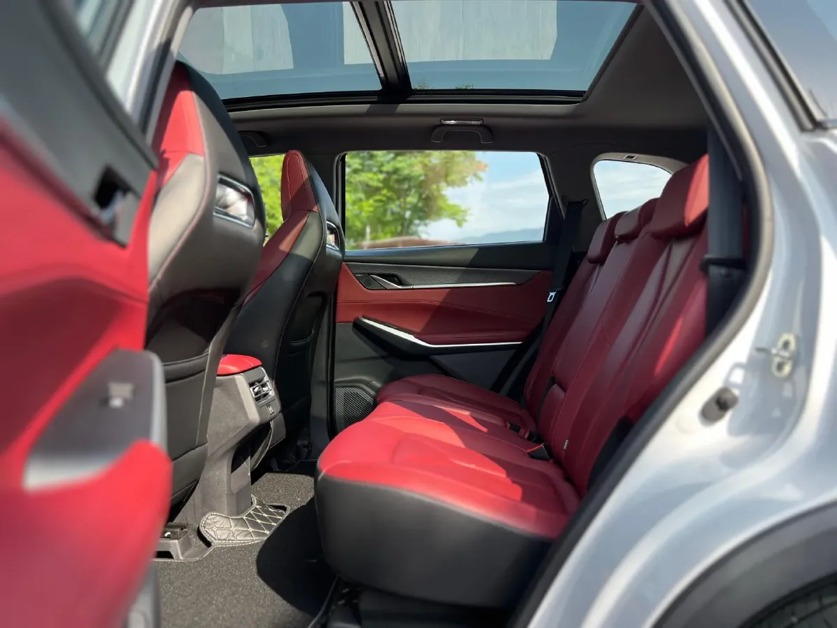 2022 ChangAn CS75 Plus 2.0T 233HP L4 8AT,autocango,china used car exporter,china ev exporter,chinese used car exporter,chinese used ev exporter