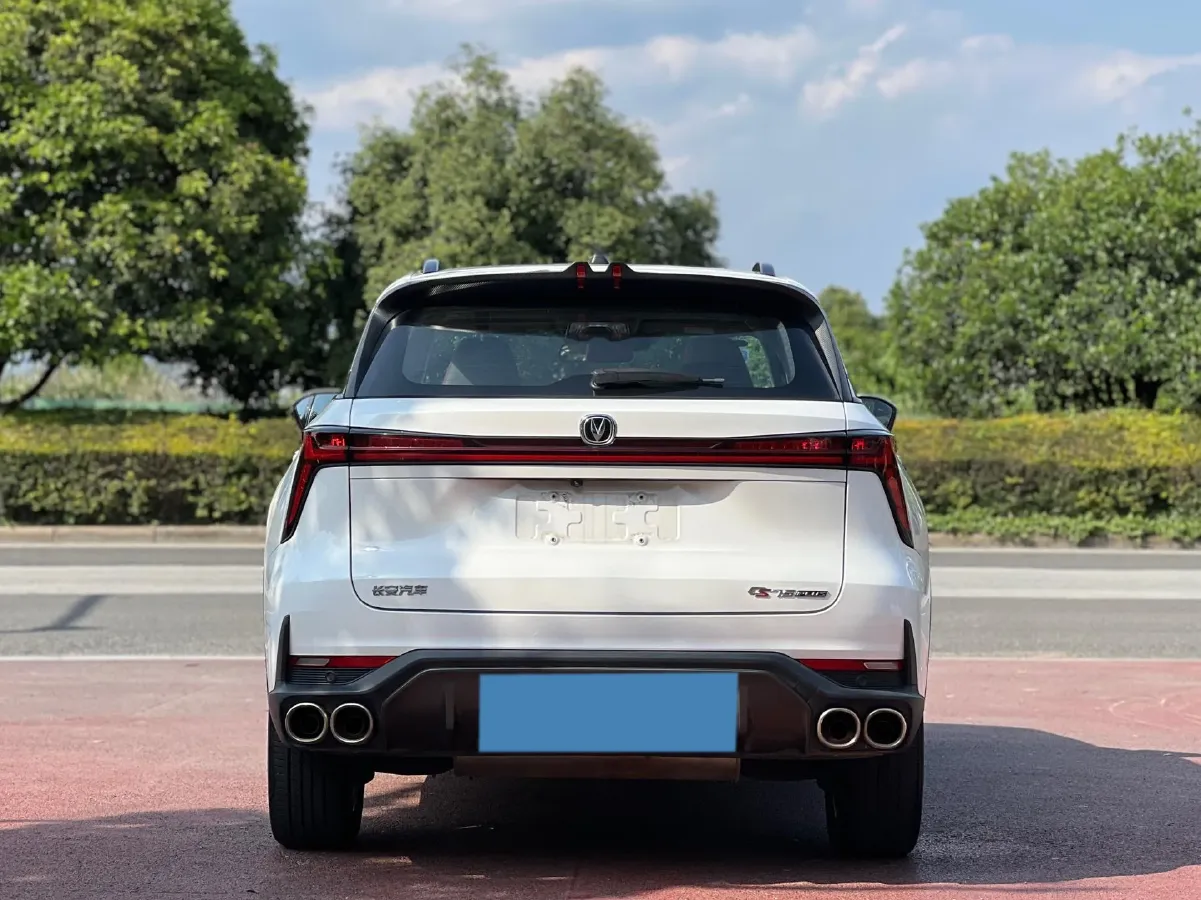 2022 ChangAn CS75 Plus 2.0T 233HP L4 8AT,autocango,china used car exporter,china ev exporter,chinese used car exporter,chinese used ev exporter