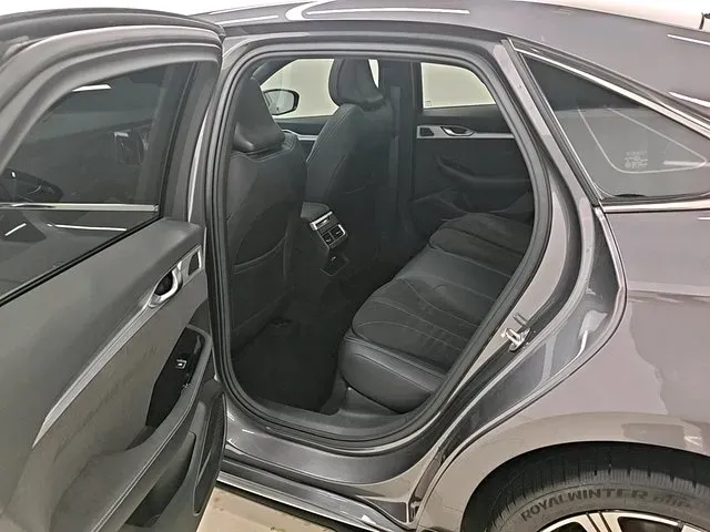 2025 Geely Preface 2.0T 238HP L4 8AT,autocango,china used car exporter,china ev exporter,chinese used car exporter,chinese used ev exporter