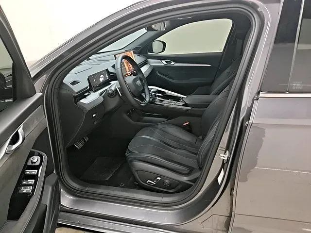 2025 Geely Preface 2.0T 238HP L4 8AT,autocango,china used car exporter,china ev exporter,chinese used car exporter,chinese used ev exporter