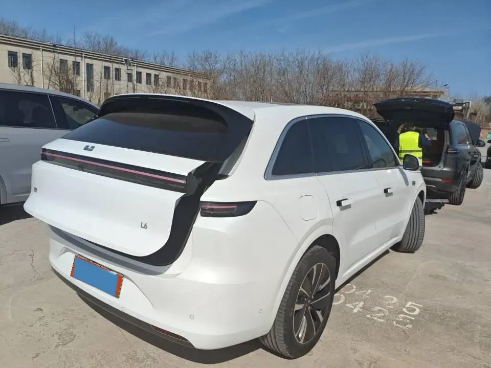 2025 Li L6 Range Extended 154HP L4 REEV,autocango,china used car exporter,china ev exporter,chinese used car exporter,chinese used ev exporter