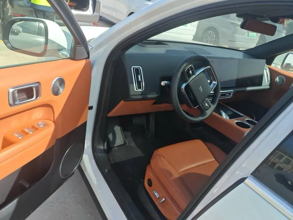 2025 Li L6 Range Extended 154HP L4 REEV,autocango,china used car exporter,china ev exporter,chinese used car exporter,chinese used ev exporter