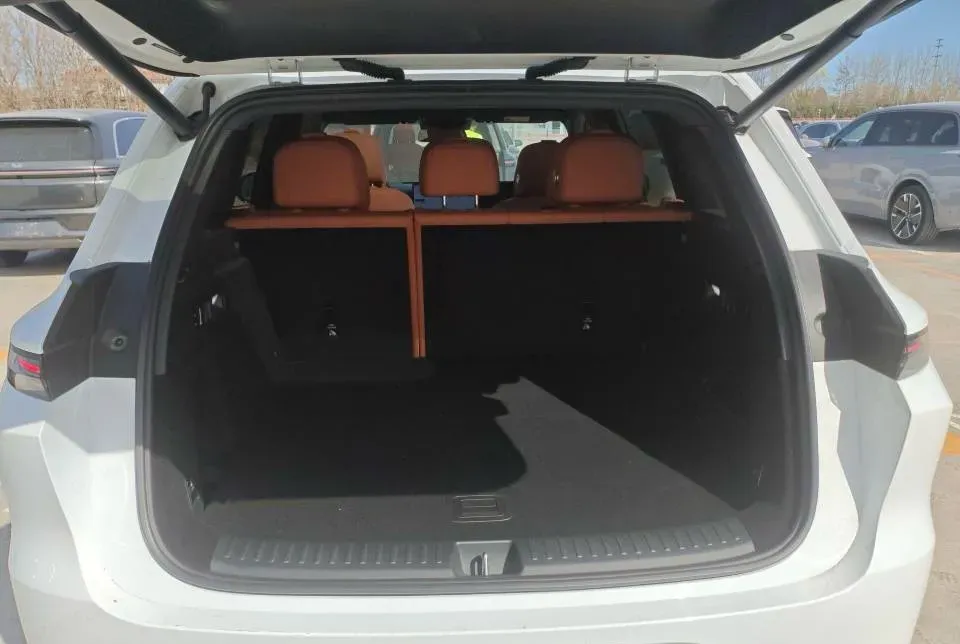 2025 Li L6 Range Extended 154HP L4 REEV,autocango,china used car exporter,china ev exporter,chinese used car exporter,chinese used ev exporter