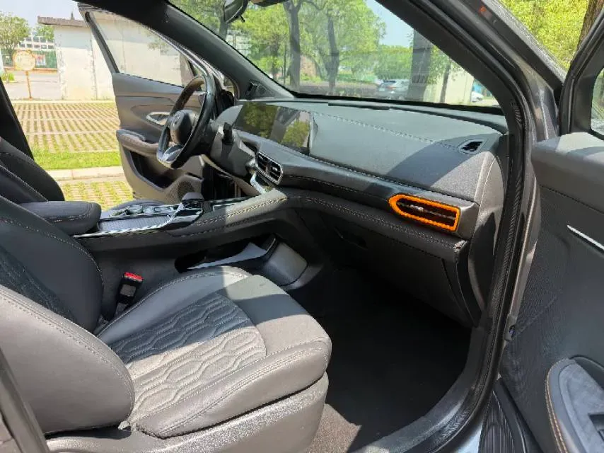 2022 ChangAn UNI-T 1.5T 188HP L4 7DCT,autocango,china used car exporter,china ev exporter,chinese used car exporter,chinese used ev exporter