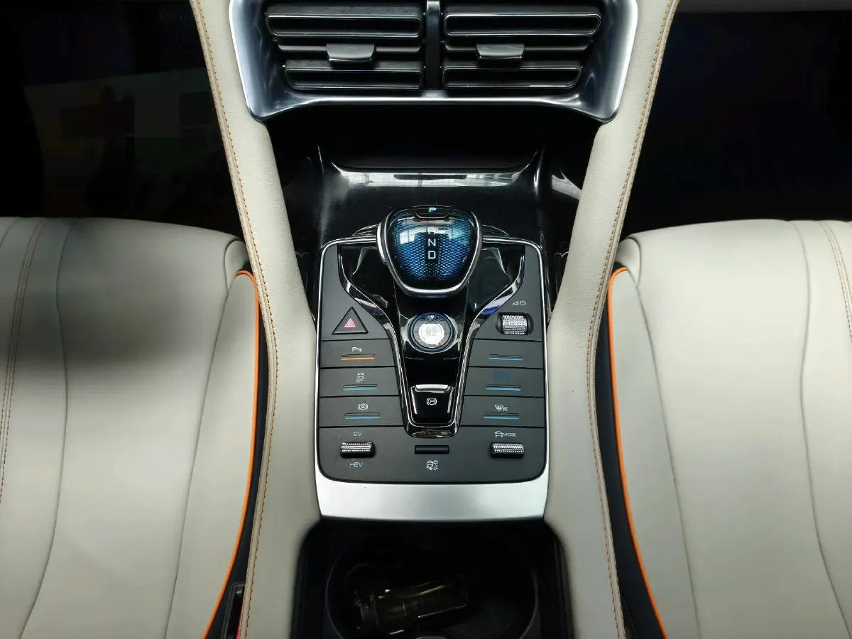 2021 Geely JiaJi 1.5T 177HP L3 7DCT PHEV 11.3KWH,autocango,china used car exporter,china ev exporter,chinese used car exporter,chinese used ev exporter