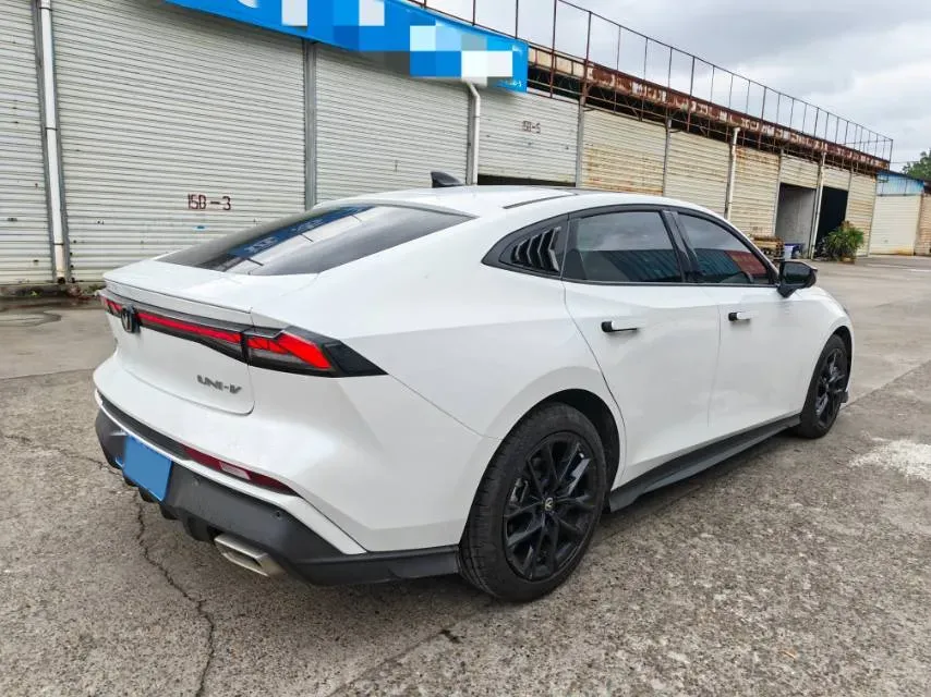 2024 ChangAn UNI-V 1.5T 188HP L4 7DCT,autocango,china used car exporter,china ev exporter,chinese used car exporter,chinese used ev exporter