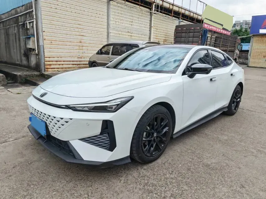 2024 ChangAn UNI-V 1.5T 188HP L4 7DCT,autocango,china used car exporter,china ev exporter,chinese used car exporter,chinese used ev exporter