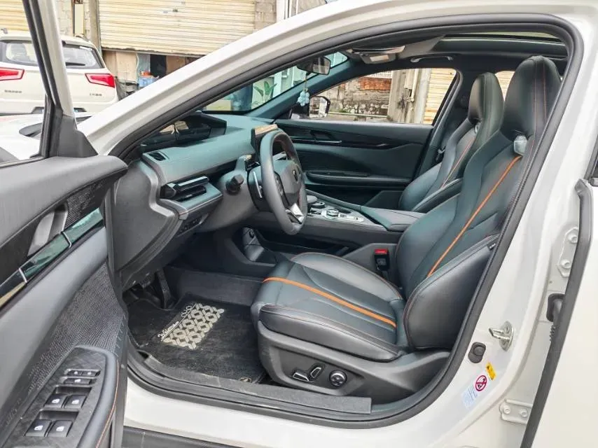 2024 ChangAn UNI-V 1.5T 188HP L4 7DCT,autocango,china used car exporter,china ev exporter,chinese used car exporter,chinese used ev exporter