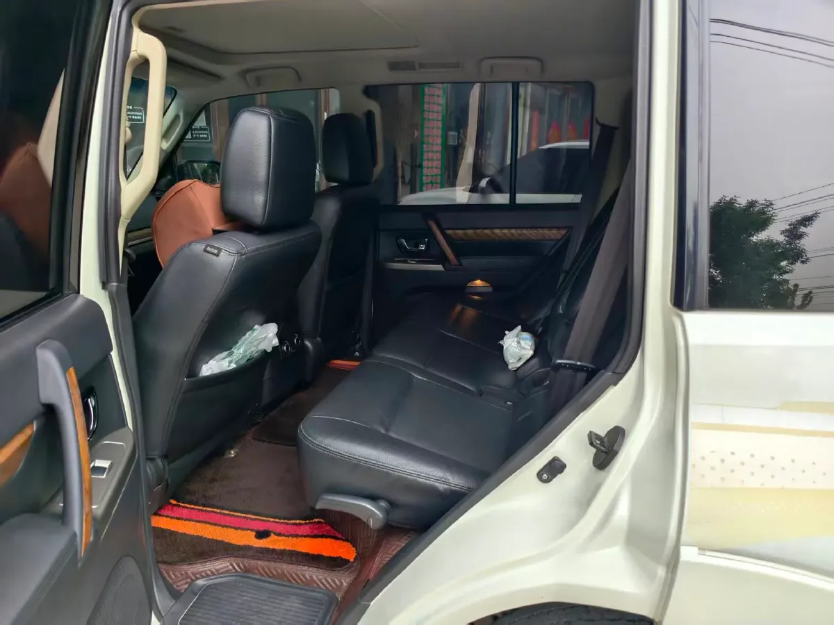 2016 Mitsubishi Pajero 3.0L 174HP V6 5AT,autocango,china used car exporter,china ev exporter,chinese used car exporter,chinese used ev exporter