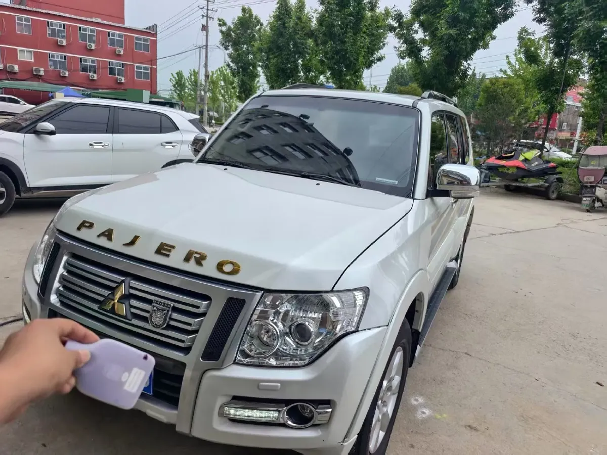 2016 Mitsubishi Pajero 3.0L 174HP V6 5AT,autocango,china used car exporter,china ev exporter,chinese used car exporter,chinese used ev exporter