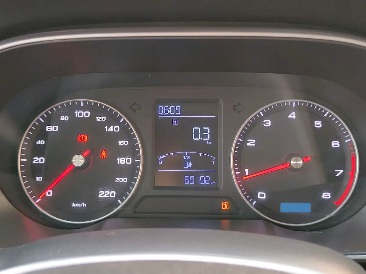 2018 Roewe RX5 1.5T 169HP L4 6MT,autocango,china used car exporter,china ev exporter,chinese used car exporter,chinese used ev exporter