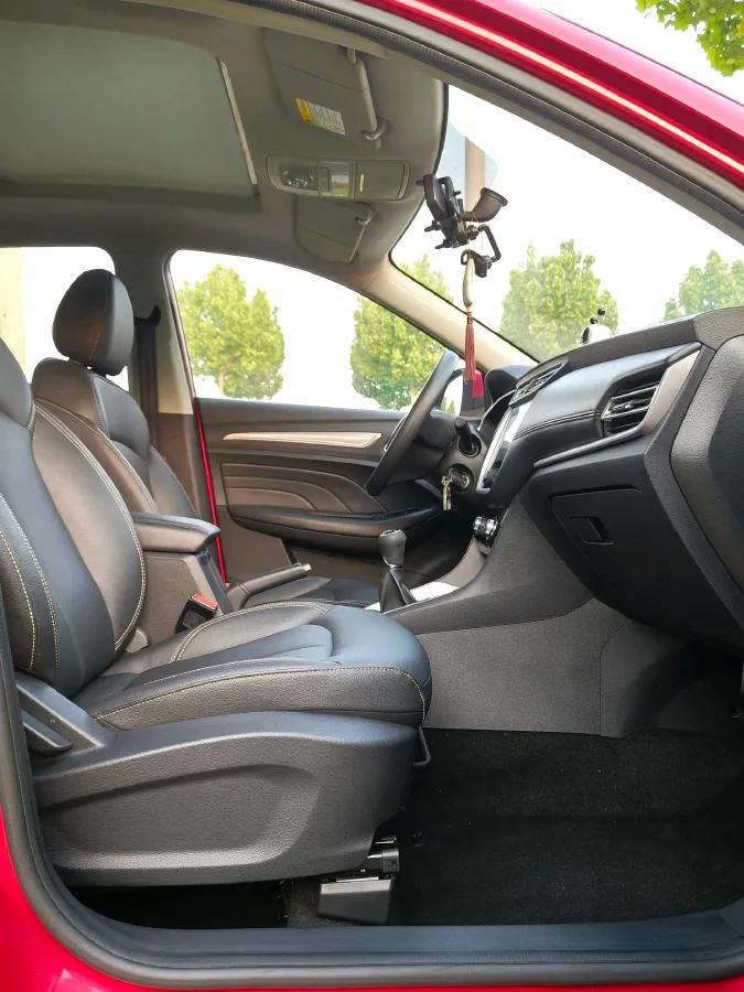 2018 Roewe RX5 1.5T 169HP L4 6MT,autocango,china used car exporter,china ev exporter,chinese used car exporter,chinese used ev exporter