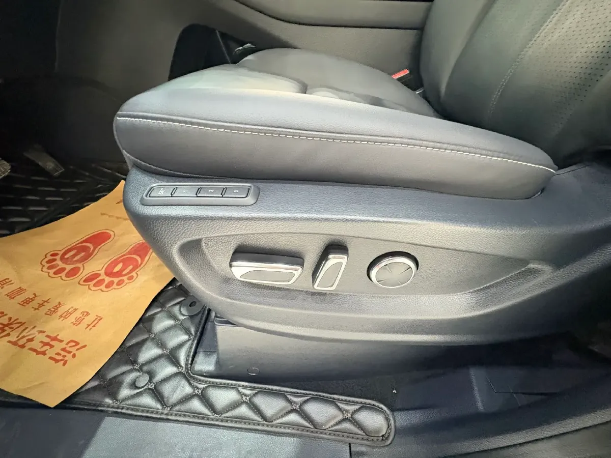 2021 GAC Trumpchi M8 2.0T 252HP L4 8AT,autocango,china used car exporter,china ev exporter,chinese used car exporter,chinese used ev exporter