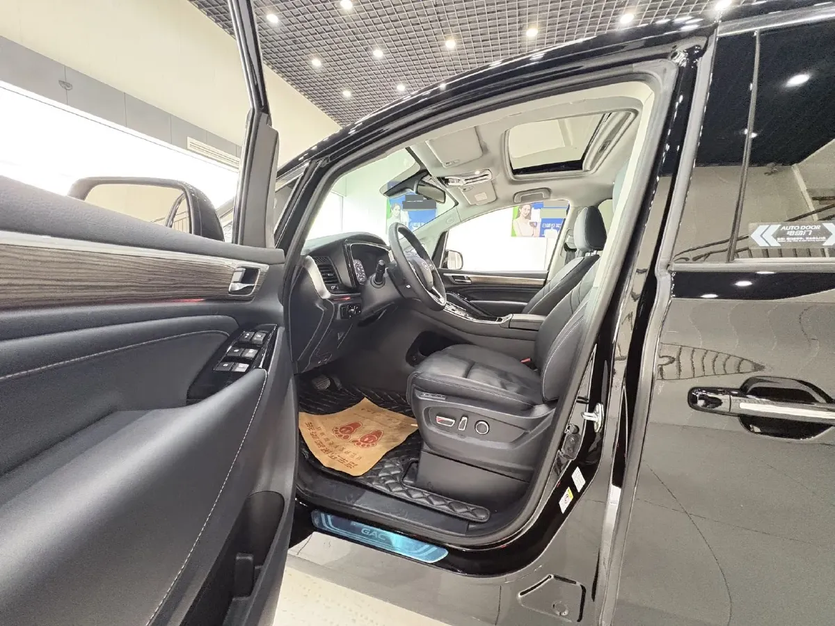 2021 GAC Trumpchi M8 2.0T 252HP L4 8AT,autocango,china used car exporter,china ev exporter,chinese used car exporter,chinese used ev exporter