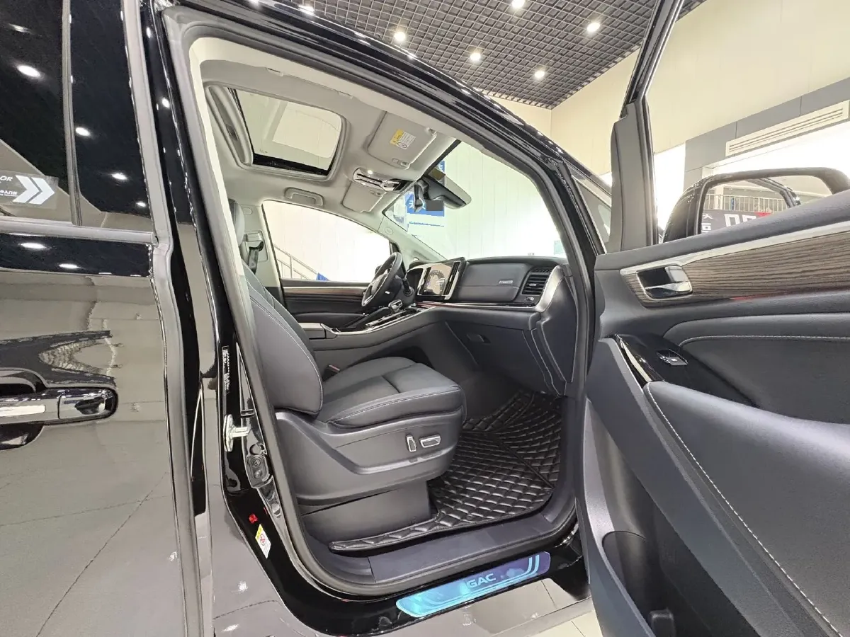 2021 GAC Trumpchi M8 2.0T 252HP L4 8AT,autocango,china used car exporter,china ev exporter,chinese used car exporter,chinese used ev exporter