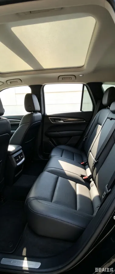 2022 Cadillac XT4 2.0T 237HP L4 9AT,autocango,china used car exporter,china ev exporter,chinese used car exporter,chinese used ev exporter