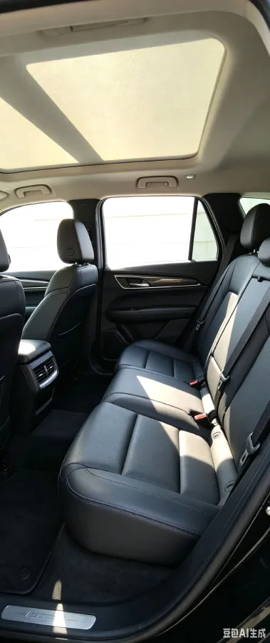 2022 Cadillac XT4 2.0T 237HP L4 9AT,autocango,china used car exporter,china ev exporter,chinese used car exporter,chinese used ev exporter