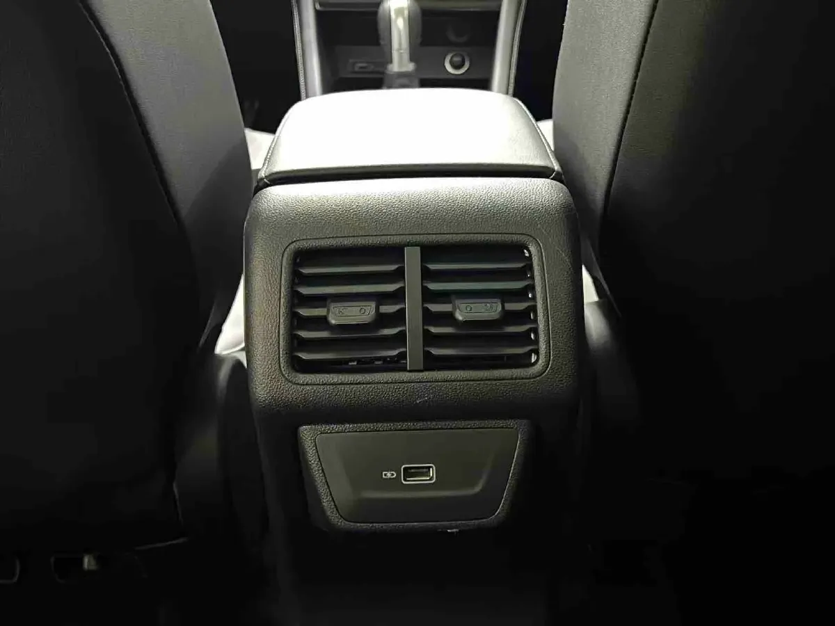 2023 Jetta VS7 1.4T 150HP L4 6AT,autocango,china used car exporter,china ev exporter,chinese used car exporter,chinese used ev exporter