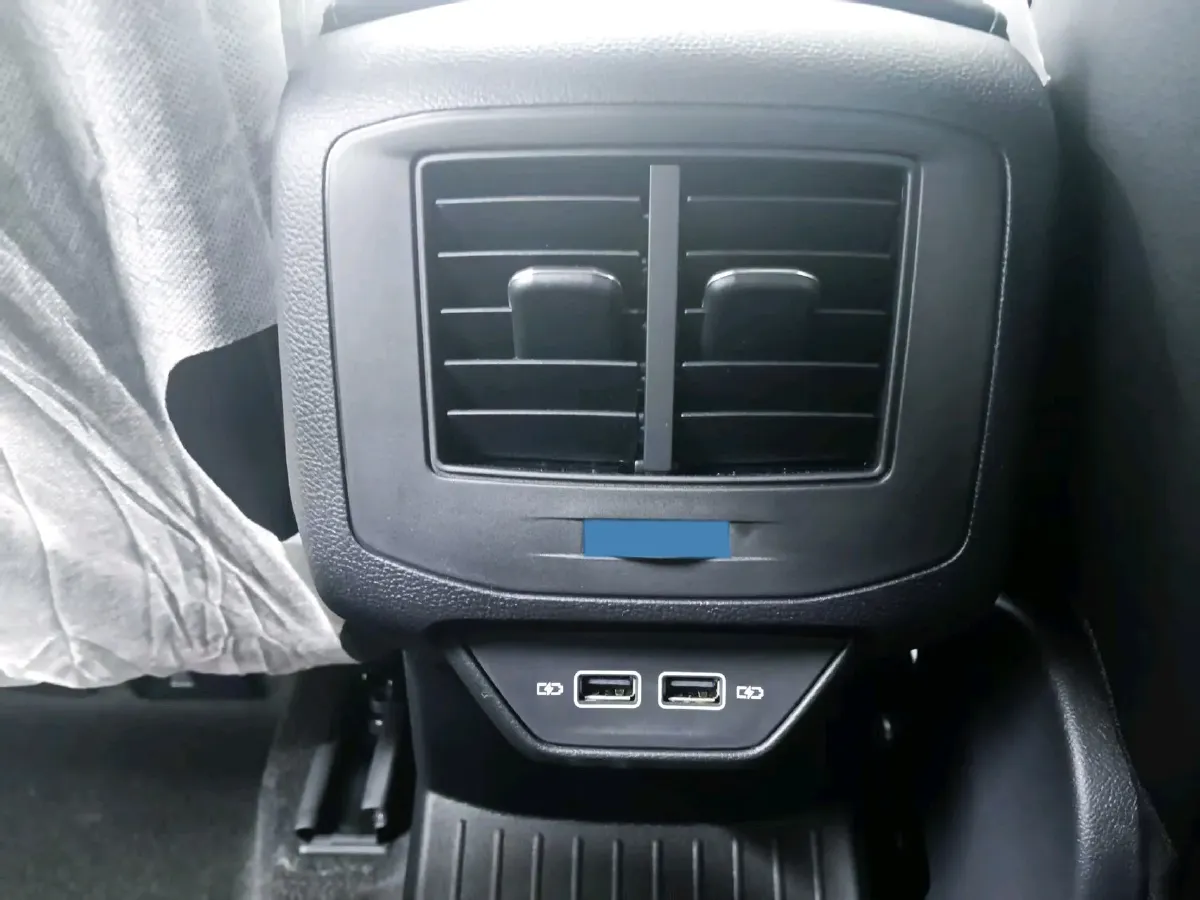 2025 Volkswagen T-Roc 1.5T 160HP L4 7DCT,autocango,china used car exporter,china ev exporter,chinese used car exporter,chinese used ev exporter