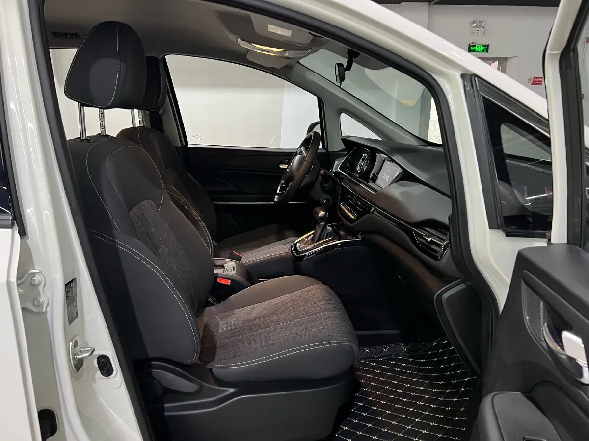 2021 GAC Trumpchi M6 1.5T 169HP L4 7DCT,autocango,china used car exporter,china ev exporter,chinese used car exporter,chinese used ev exporter