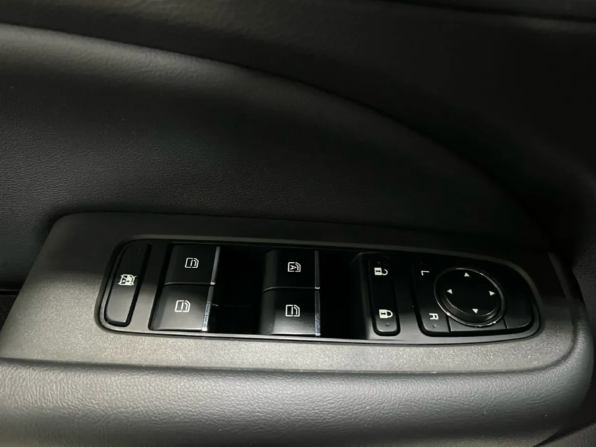 2021 GAC Trumpchi M6 1.5T 169HP L4 7DCT,autocango,china used car exporter,china ev exporter,chinese used car exporter,chinese used ev exporter