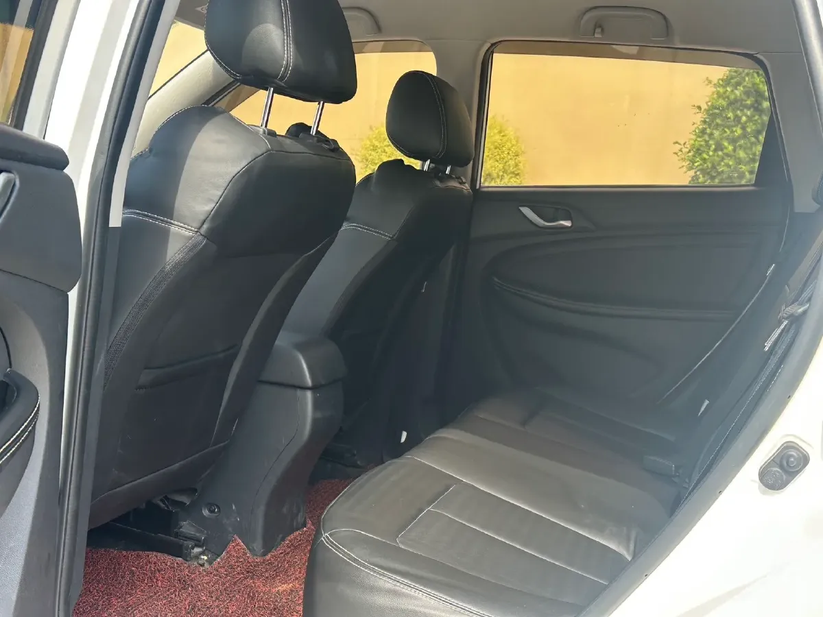 2017 Landwind X2 1.6L 125HP L4 4AT,autocango,china used car exporter,china ev exporter,chinese used car exporter,chinese used ev exporter