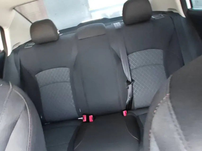 2023 Roewe i5 1.5L 129HP L4 5MT,autocango,china used car exporter,china ev exporter,chinese used car exporter,chinese used ev exporter