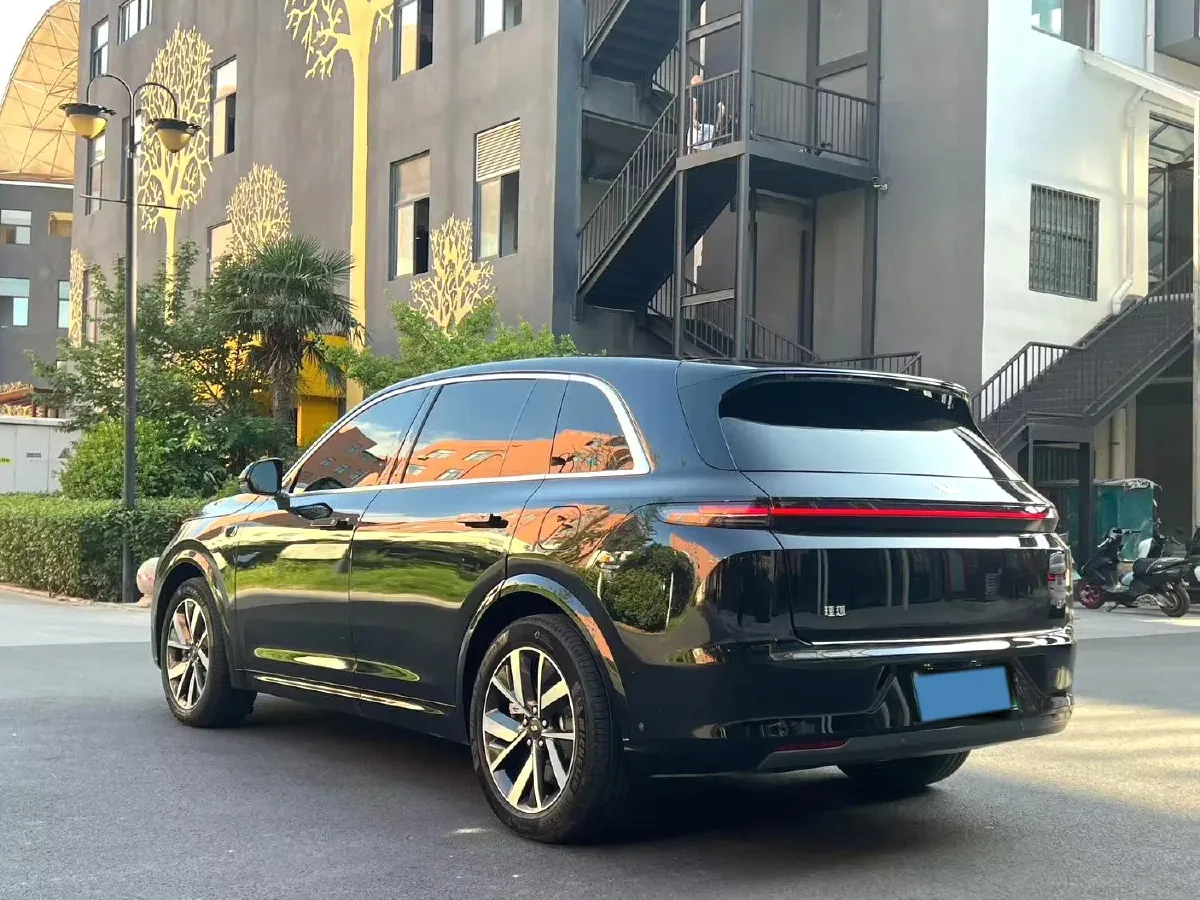 2024 Li L8 Range Extended 154HP REEV 42.8KWH,autocango,china used car exporter,china ev exporter,chinese used car exporter,chinese used ev exporter