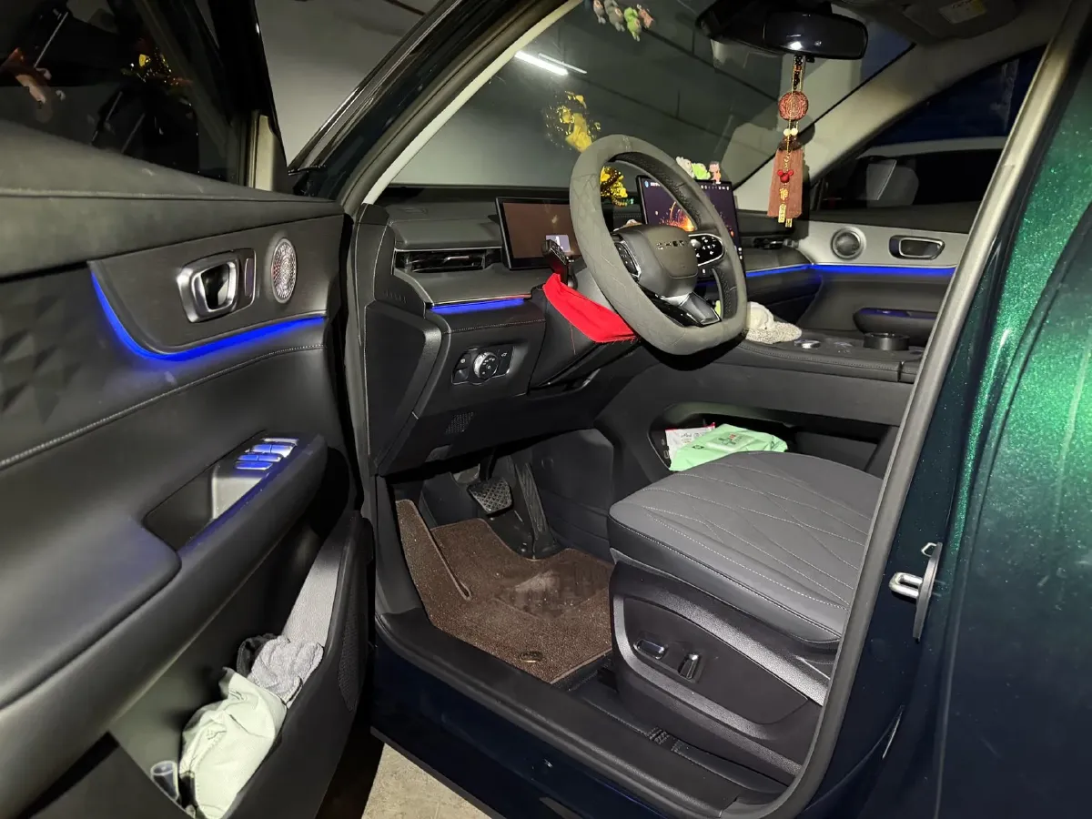 2025 Chery Tiggo 8 Plus 1.6T 197HP L4 7DCT,autocango,china used car exporter,china ev exporter,chinese used car exporter,chinese used ev exporter