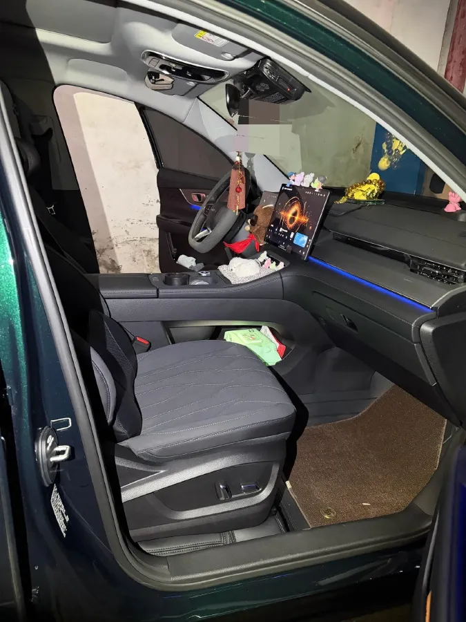 2025 Chery Tiggo 8 Plus 1.6T 197HP L4 7DCT,autocango,china used car exporter,china ev exporter,chinese used car exporter,chinese used ev exporter