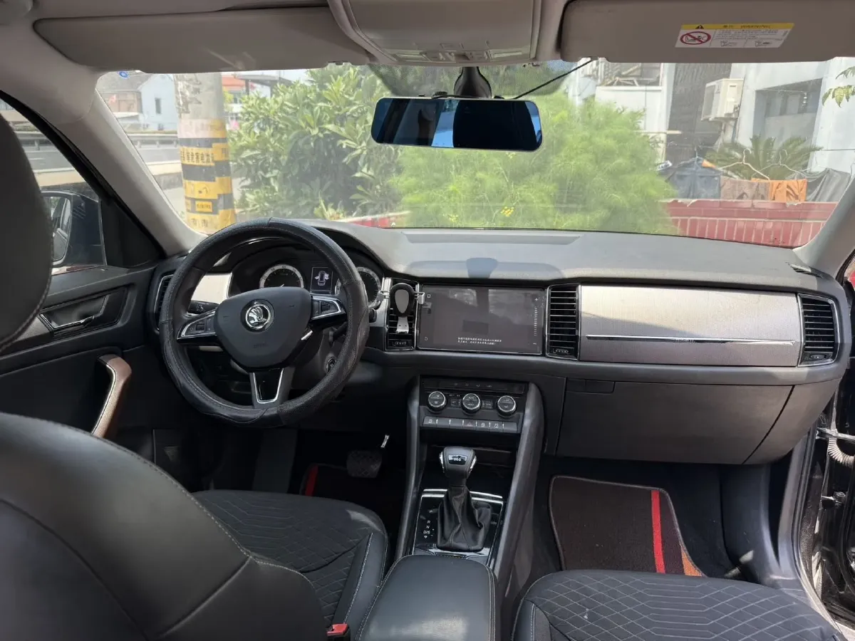 2018 Skoda Kodiak 2.0T 186HP L4 7DCT,autocango,china used car exporter,china ev exporter,chinese used car exporter,chinese used ev exporter