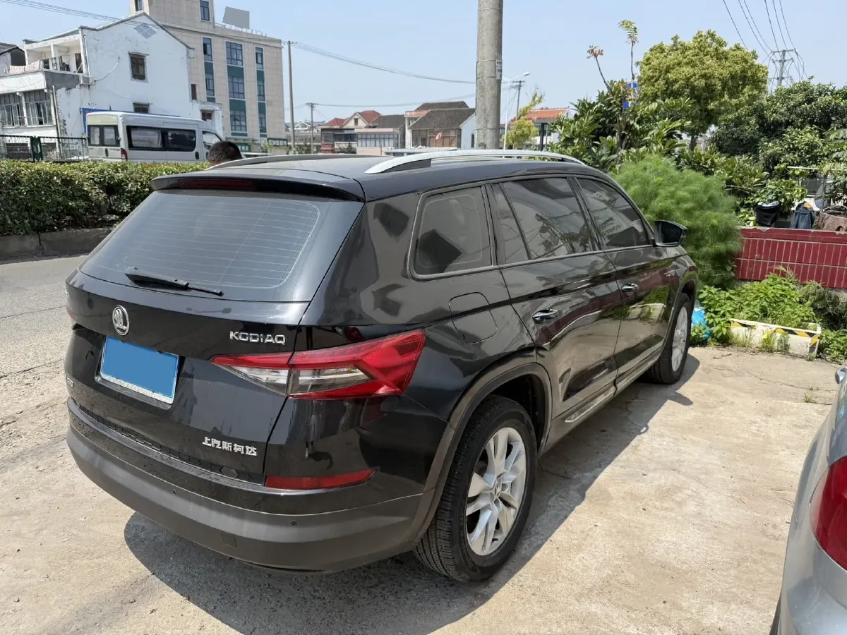 2018 Skoda Kodiak 2.0T 186HP L4 7DCT,autocango,china used car exporter,china ev exporter,chinese used car exporter,chinese used ev exporter