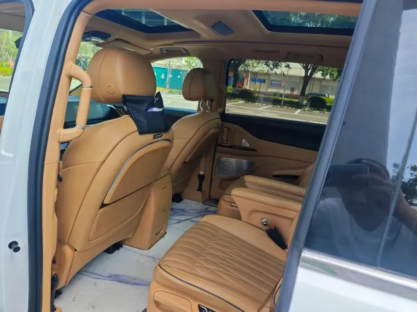 2022 Voyah Dream 1.5T 136HP L4 PHEV 25.57KWH,autocango,china used car exporter,china ev exporter,chinese used car exporter,chinese used ev exporter