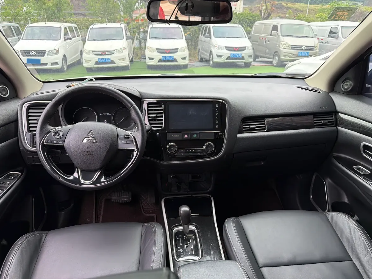 2019 Mitsubishi Outlander 2.0L 166HP L4 CVT,autocango,china used car exporter,china ev exporter,chinese used car exporter,chinese used ev exporter