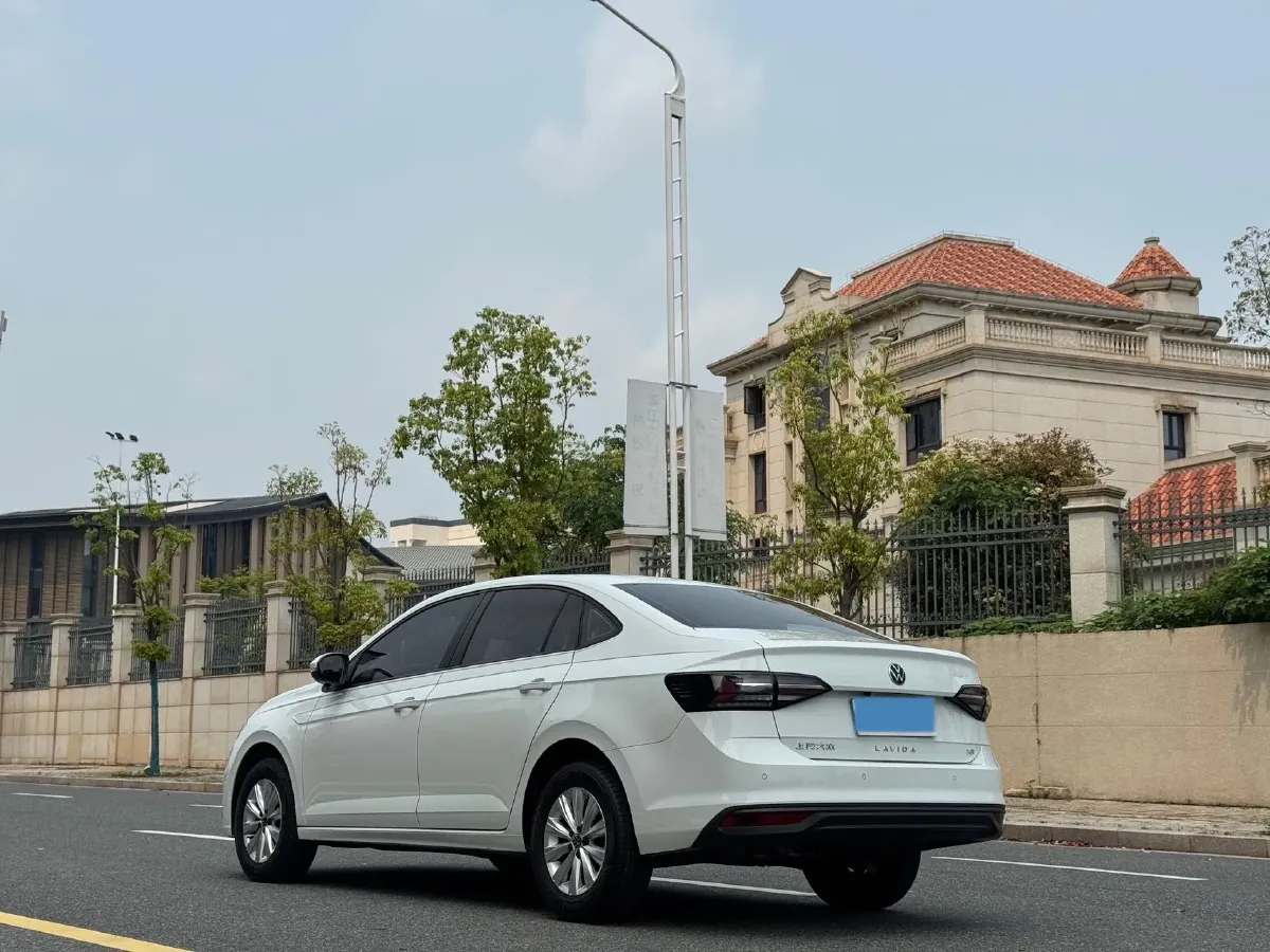 2025 Volkswagen Lavida 1.5L 110HP L4 6AT,autocango,china used car exporter,china ev exporter,chinese used car exporter,chinese used ev exporter