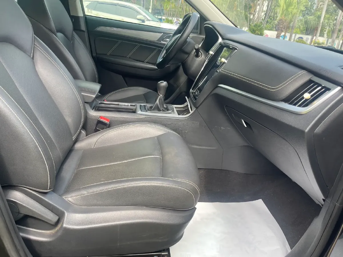 2020 Roewe i6 1.5T 169HP L4 7DCT,autocango,china used car exporter,china ev exporter,chinese used car exporter,chinese used ev exporter