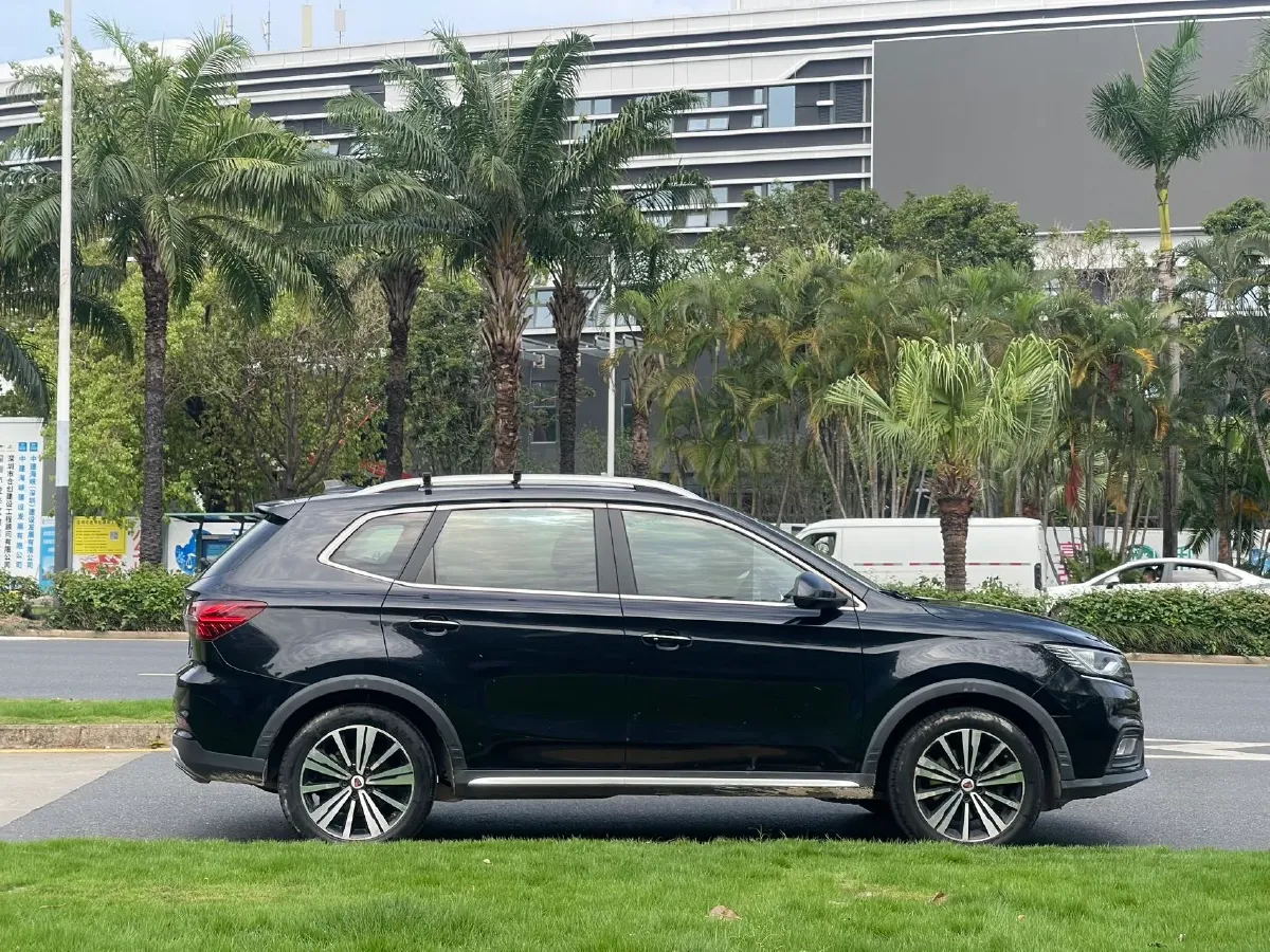 2020 Roewe i6 1.5T 169HP L4 7DCT,autocango,china used car exporter,china ev exporter,chinese used car exporter,chinese used ev exporter