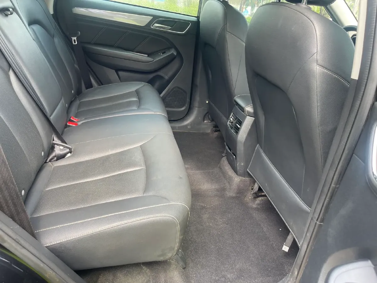 2020 Roewe i6 1.5T 169HP L4 7DCT,autocango,china used car exporter,china ev exporter,chinese used car exporter,chinese used ev exporter