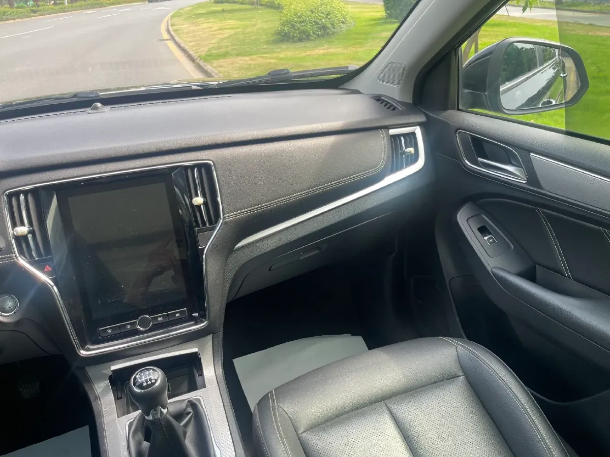 2020 Roewe i6 1.5T 169HP L4 7DCT,autocango,china used car exporter,china ev exporter,chinese used car exporter,chinese used ev exporter