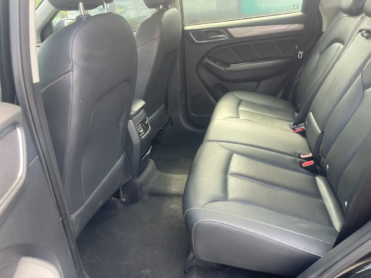 2020 Roewe i6 1.5T 169HP L4 7DCT,autocango,china used car exporter,china ev exporter,chinese used car exporter,chinese used ev exporter