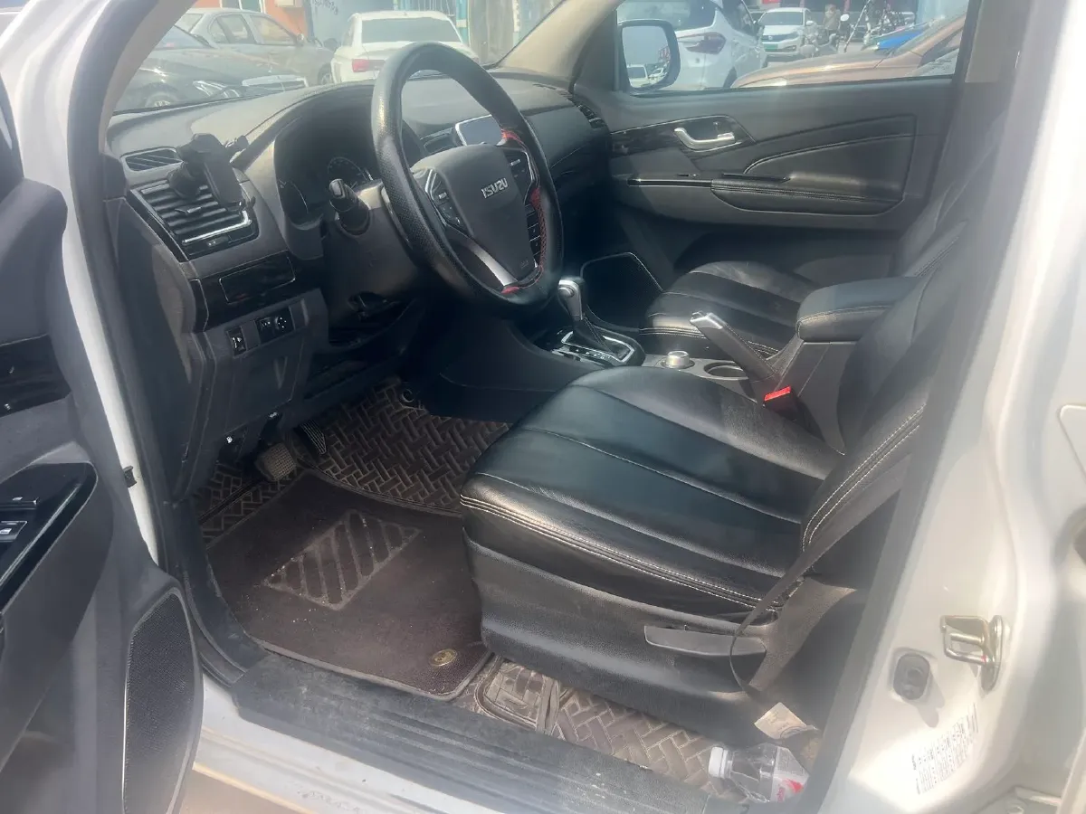 2020 Isuzu LingTuo 2.5T 150HP L4 6AT,autocango,china used car exporter,china ev exporter,chinese used car exporter,chinese used ev exporter