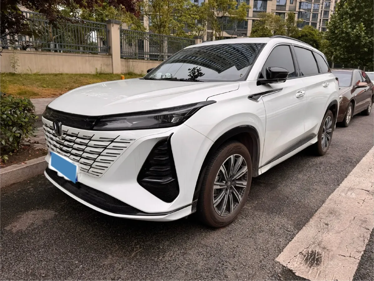 2024 ChangAn CS75 Plus 1.5T 188HP L4 8AT,autocango,china used car exporter,china ev exporter,chinese used car exporter,chinese used ev exporter