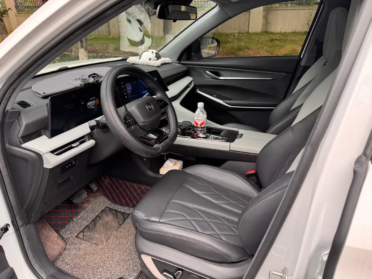 2024 ChangAn CS75 Plus 1.5T 188HP L4 8AT,autocango,china used car exporter,china ev exporter,chinese used car exporter,chinese used ev exporter